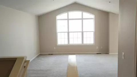28812 Cullen, Romulus, MI 48174 photo 3
