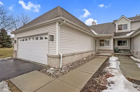 61023 Evergreen, South Lyon, MI 48178