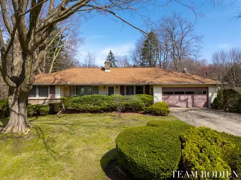 3508 Meadowcroft, Kalamazoo, MI 49004