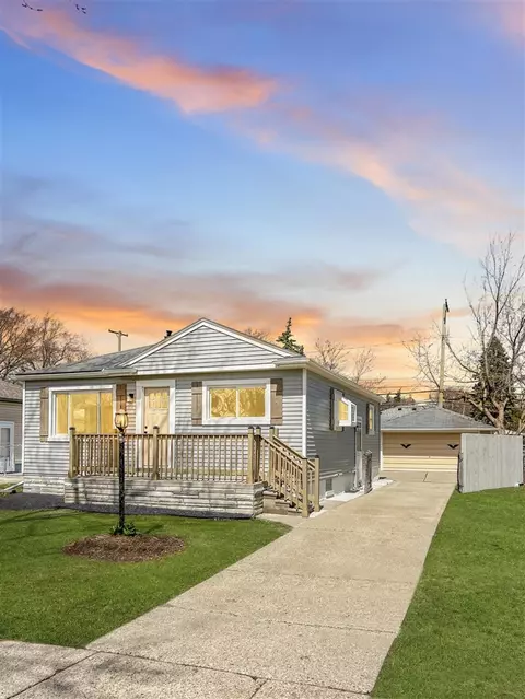 21701 Lange, Saint Clair Shores, MI 48080