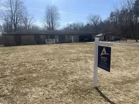 670 River, Hastings, MI 49058
