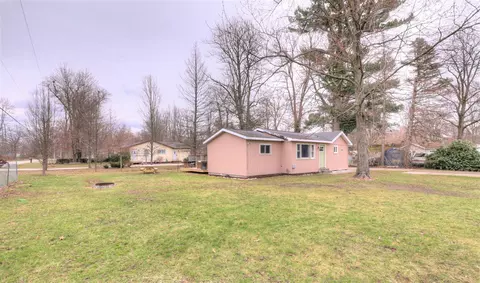 1062 S Woodland, Muskegon, MI 49442