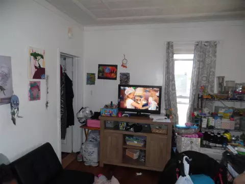 Living - 723 W Washington, Jackson, MI 49201 photo 1 of 2