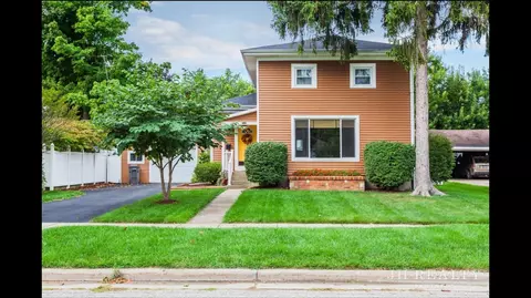 506 Lincoln Lk, Lowell, MI 49331