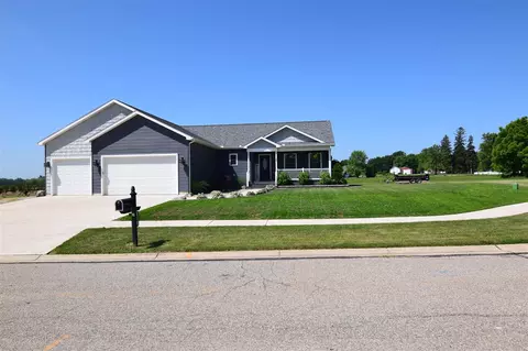 28 Hunting Trl, Quincy, MI 49082