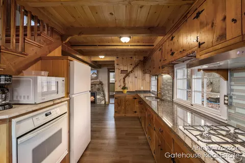 Kitchen - 11601 Killdeer, Lakeview, MI 48850 photo 3 of 3