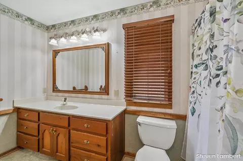 Bath - 6116 S Bradley, Bellevue, MI 49021 photo 1 of 3