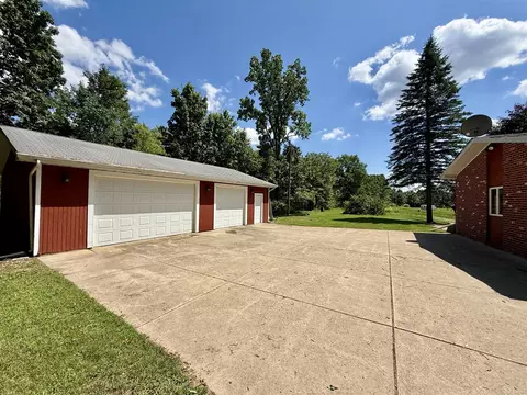 Exterior - 10976 Dewey, Munith, MI 49259 photo 2 of 17