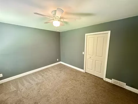 Bedroom - 10976 Dewey, Munith, MI 49259 photo 2 of 2