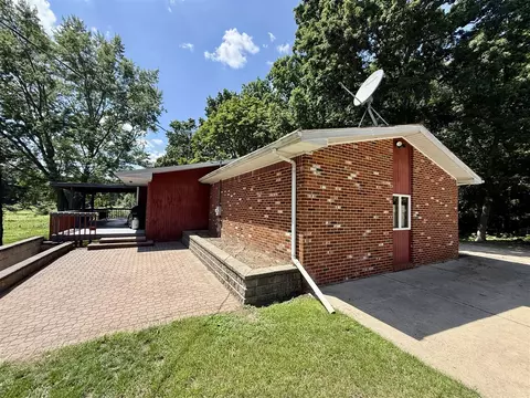 Exterior - 10976 Dewey, Munith, MI 49259 photo 4 of 17