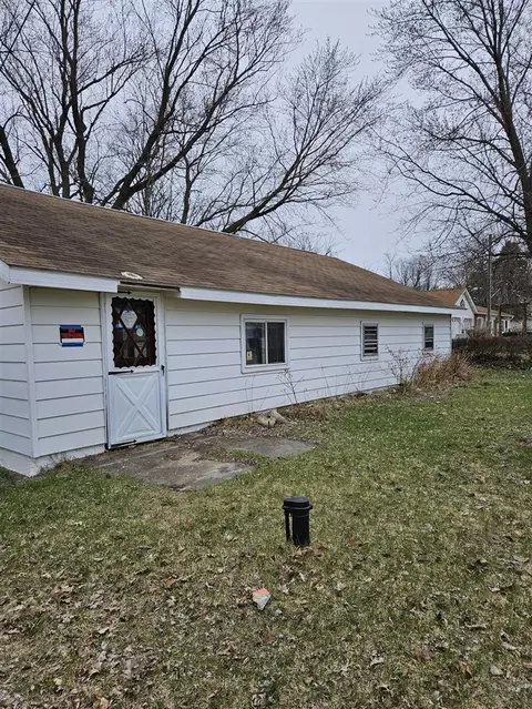 25684 67th, Dowagiac, MI 49047
