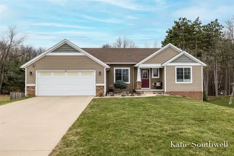 649 W Harmony, Sparta, MI 49345