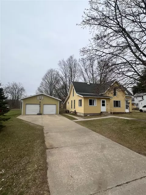 112 Cass, Howard City, MI 49329