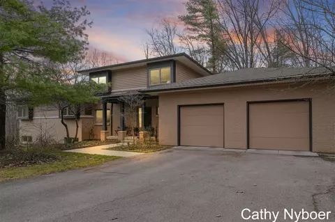 3648 Grand Blfs, Grand Rapids, MI 49534