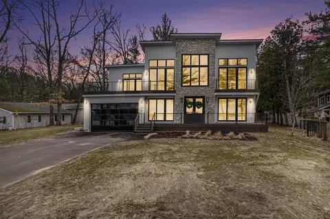 Exterior - 7505 S Lakeshore, Pentwater, MI 49449 photo 1 of 3