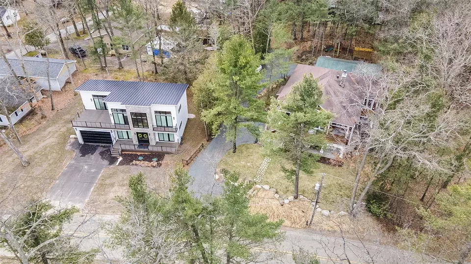 View/Area - 7505 S Lakeshore, Pentwater, MI 49449 photo 3 of 6