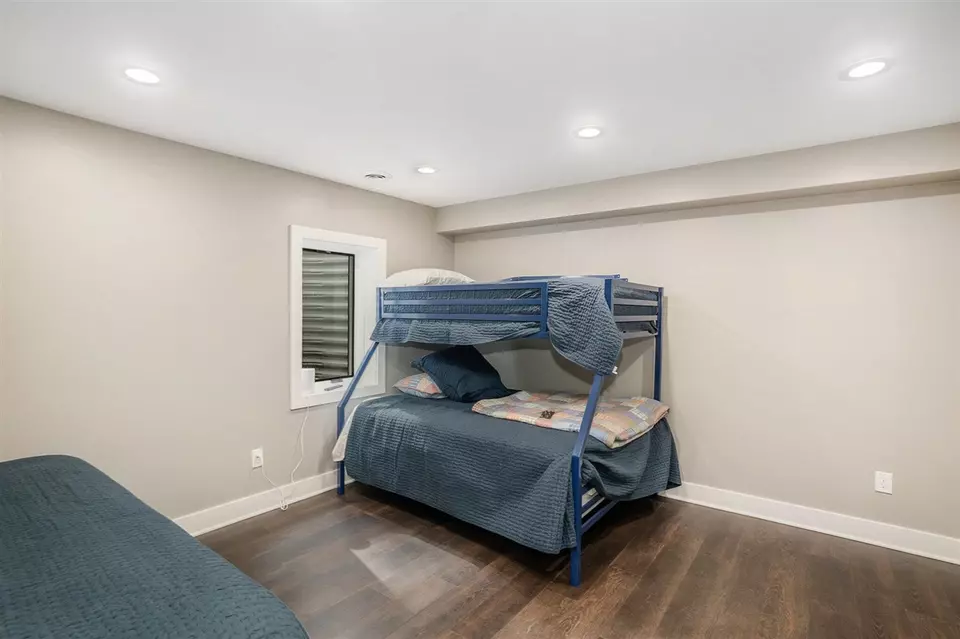 Bedroom - 7505 S Lakeshore, Pentwater, MI 49449 photo 3 of 6