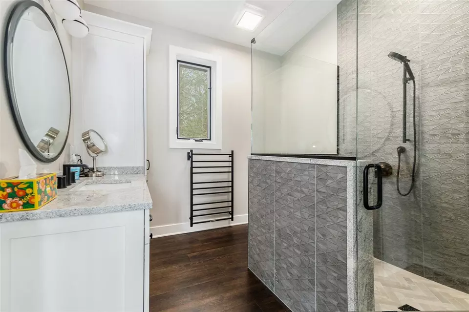 Bath - 7505 S Lakeshore, Pentwater, MI 49449 photo 3 of 4