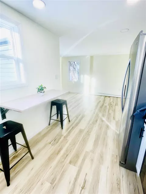 Kitchen - 120 Lakeview, Jackson, MI 49203 photo 4 of 5