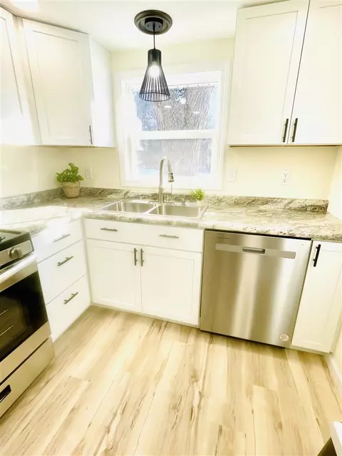 Kitchen - 120 Lakeview, Jackson, MI 49203 photo 5 of 5