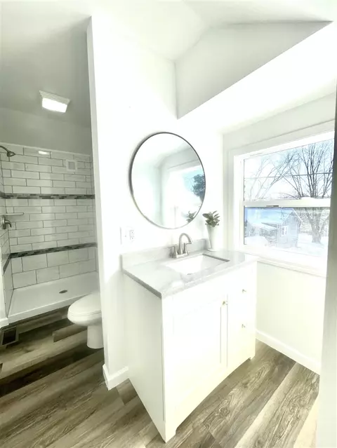 Bath - 120 Lakeview, Jackson, MI 49203 photo 3 of 5