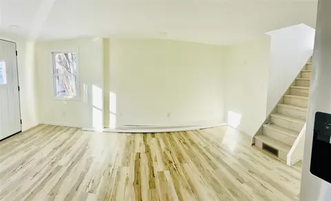 Living - 120 Lakeview, Jackson, MI 49203 photo 1 of 2