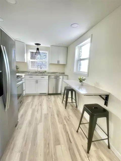 Kitchen - 120 Lakeview, Jackson, MI 49203 photo 2 of 5