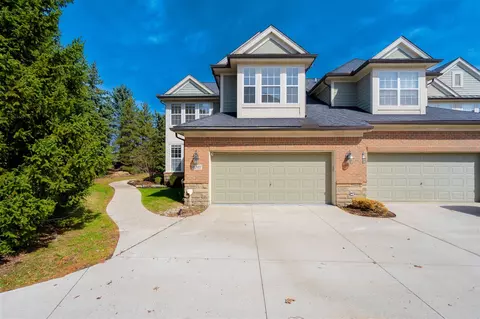2027 Applewood, Troy, MI 48085