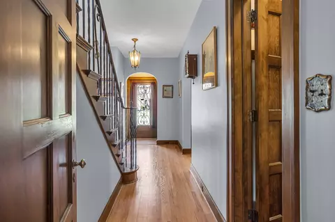 Entry Way - 509 S Wisner, Jackson, MI 49203 photo 4 of 10