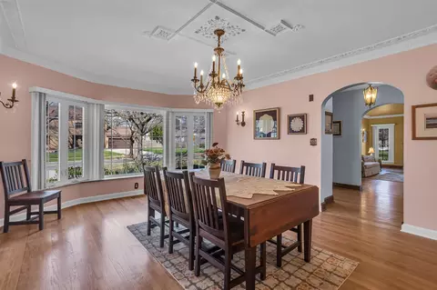 Dining - 509 S Wisner, Jackson, MI 49203 photo 2 of 3