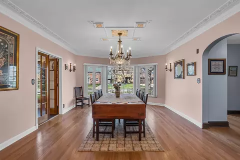 Dining - 509 S Wisner, Jackson, MI 49203 photo 1 of 3
