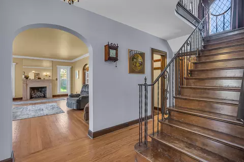 Entry Way - 509 S Wisner, Jackson, MI 49203 photo 2 of 10