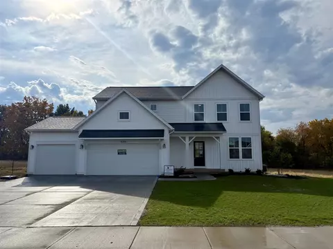 8284 Kettle Oak, Alto, MI 49302
