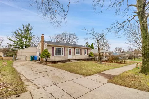 218 W Claremore, Lansing, MI 48911