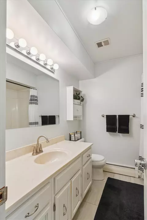 Bath - 4701 Blackman, Jackson, MI 49201 photo 3 of 4
