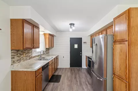 Kitchen - 4701 Blackman, Jackson, MI 49201 photo 5 of 5
