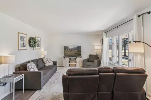 Living - 4701 Blackman, Jackson, MI 49201 photo 1 of 4