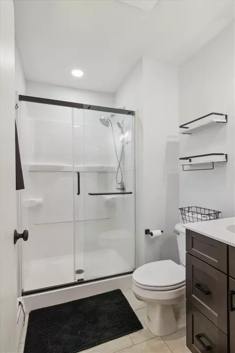 Bath - 4701 Blackman, Jackson, MI 49201 photo 1 of 4