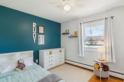 Bedroom - 4701 Blackman, Jackson, MI 49201 photo 4 of 6