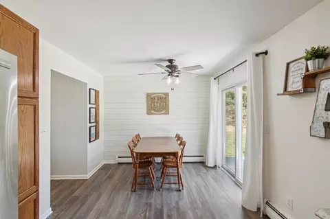 Dining - 4701 Blackman, Jackson, MI 49201 photo 3 of 3