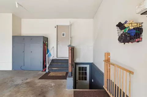 Entry Way - 4701 Blackman, Jackson, MI 49201 photo 5 of 5