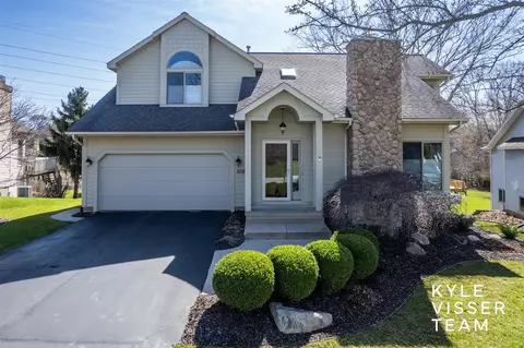 820 Meadowmeade, Ada, MI 49301