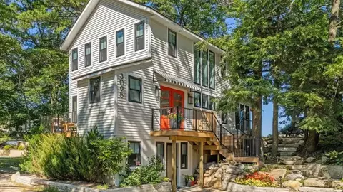 3095 N Lakeshore, Mears, MI 49436