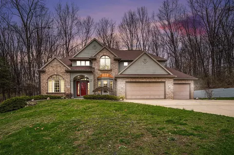 6420 Breezy Pt, Kalamazoo, MI 49009