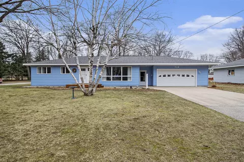 713 Wall, Manistee, MI 49660