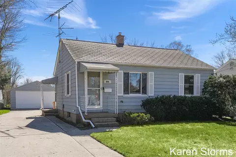 806 Royal Oak, Wyoming, MI 49509