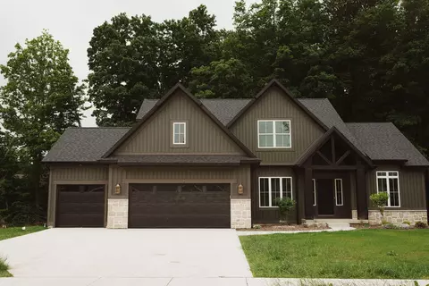 1942 Creekside, Byron Center, MI 49315
