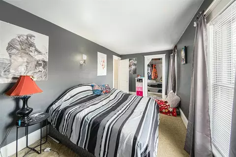 Bedroom - 704 Loomis, Jackson, MI 49202 photo 2 of 4
