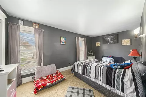 Bedroom - 704 Loomis, Jackson, MI 49202 photo 1 of 4