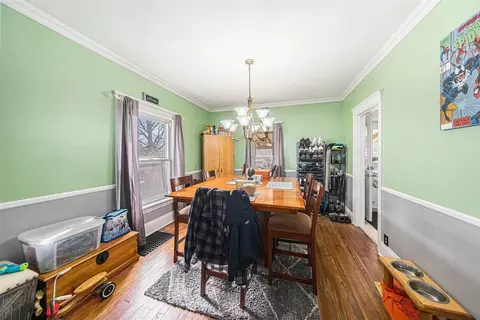 Dining - 704 Loomis, Jackson, MI 49202 photo 1 of 1